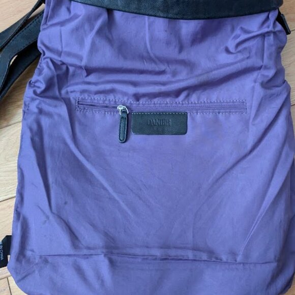 Danier Lether Crossbody Bag Genuine Leather crossbody bag - Picture 14 of 16